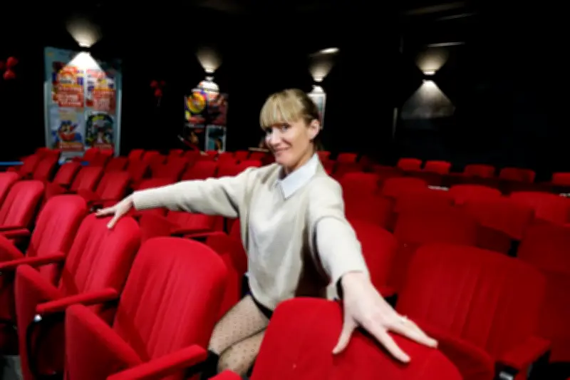 Poulette de B. : l'humoriste rochelaise triomphe avec son spectacle autobiographique