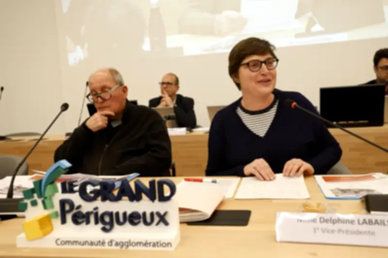 Périgord politique : réconciliations, élections et petites guerres municipales