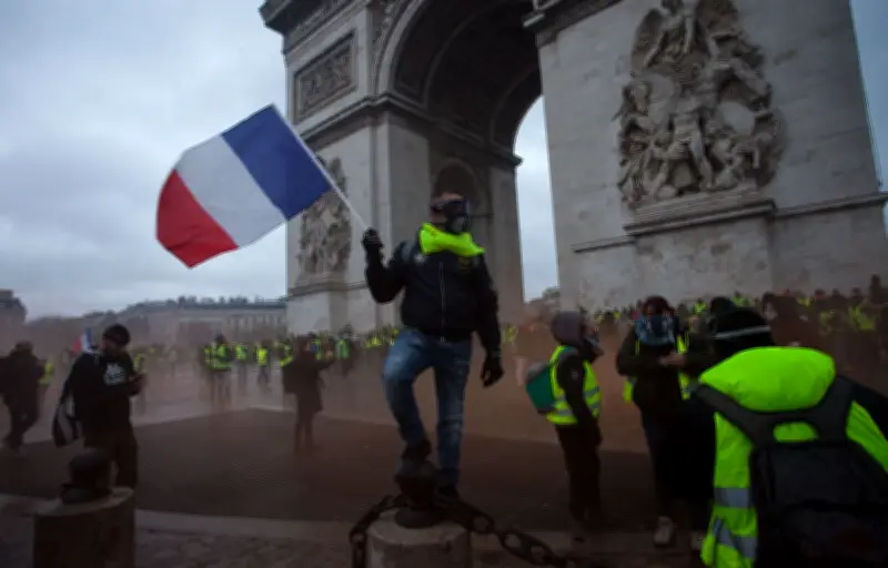 Procès de neuf CRS pour violences lors des Gilets jaunes : un dossier phare jugé huit ans après