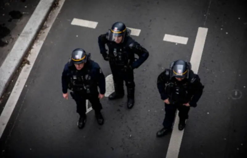 Procès des CRS du Burger King : le verdict attendu le 17 mars après des réquisitions de prison avec sursis