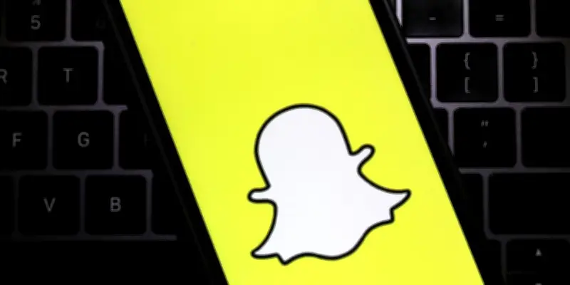 Procès d'un homme accusé de chantage sexuel sur Snapchat contre des adolescents