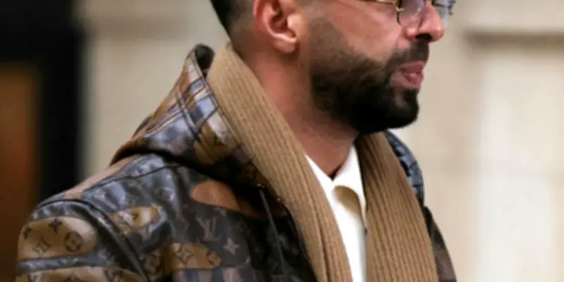 Procès Naps pour viol : la victime Fanny témoigne d'une pénétration forcée