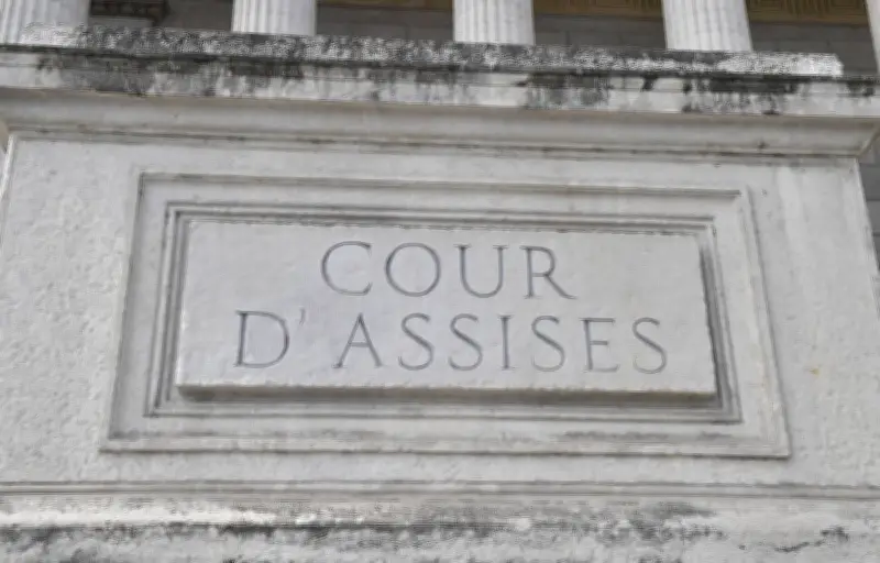 Pyrénées-Atlantiques : 22 et 15 ans de prison pour les parents d'Effie, bébé morte sous les coups