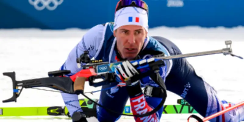 Quentin Fillon Maillet décroche l'or en sprint aux JO 2026, égalant Martin Fourcade