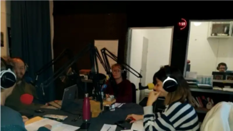 Radio Fuze : immersion dans la matinale associative d'Uzès, entre direct et engagement local