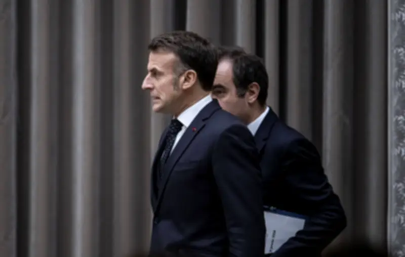 Rembobinage ministériel : le remaniement se fait attendre, les départs confirmés