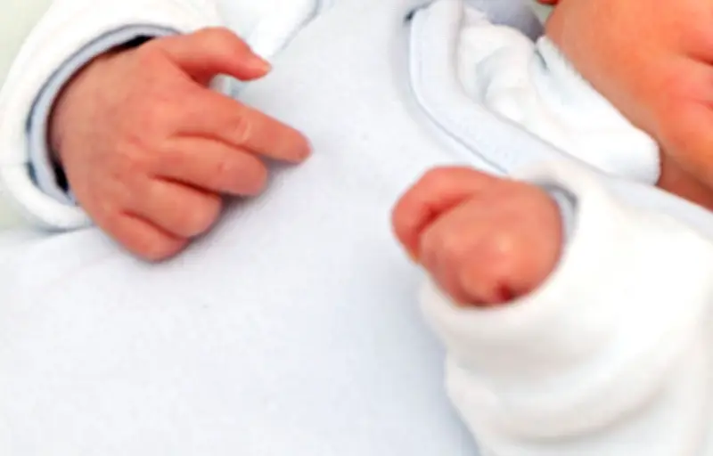 Rennes : un bébé de 4 mois décède, l'assistante maternelle mise en examen