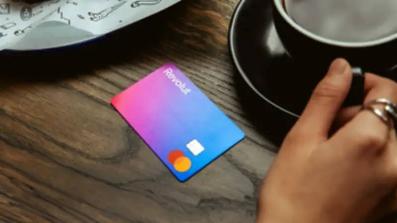 Revolut : 5 avantages majeurs de cette banque en ligne pour tous les profils