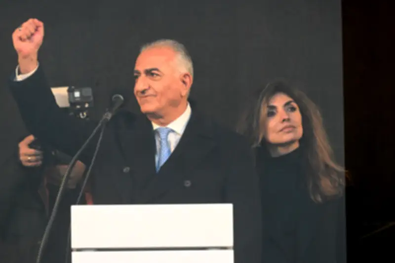 Reza Pahlavi s'impose comme alternative crédible au régime iranien après son retour triomphal à Munich