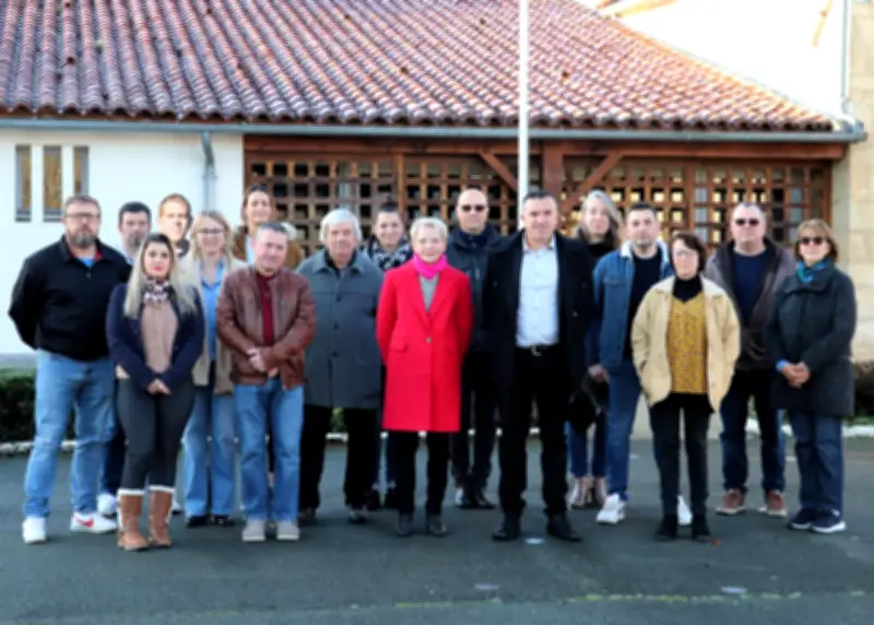 Régis Massias candidat à la mairie de Jazennes : transparence et défense de l'école en ligne de mire