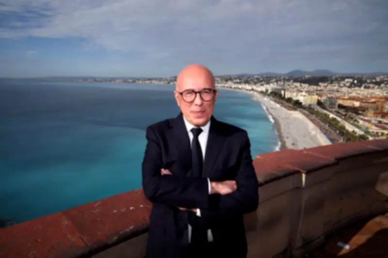 Éric Ciotti présente sa liste niçoise sans étiquette, avec des cadres du RN en bonne place