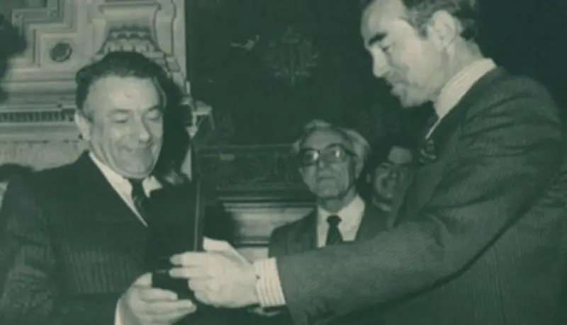 Robert Badinter nommé à la tête du Conseil constitutionnel en 1986