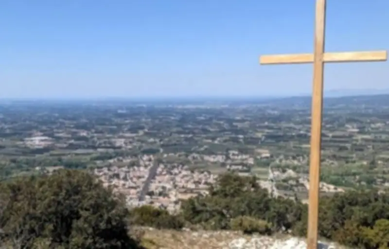Robion : la croix du Corilou au cœur d'une bataille judiciaire sur la laïcité