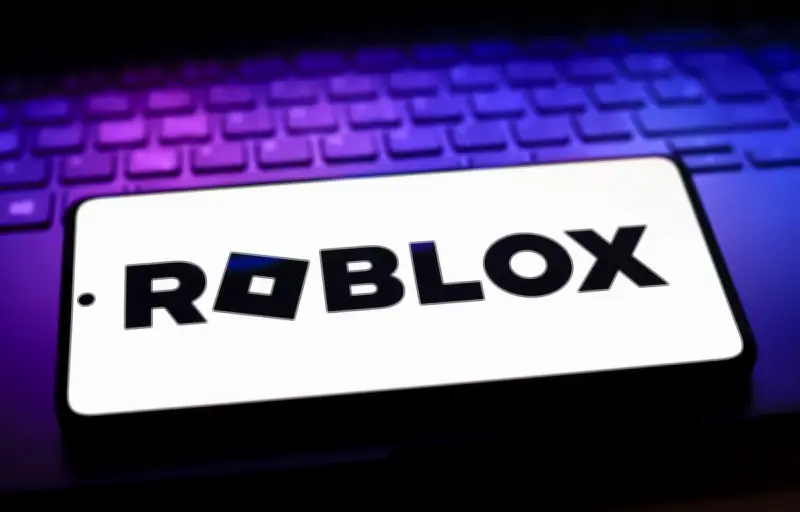 Roblox dévoile le « real-time dreaming », une IA qui recrée des jeux comme Clair Obscur