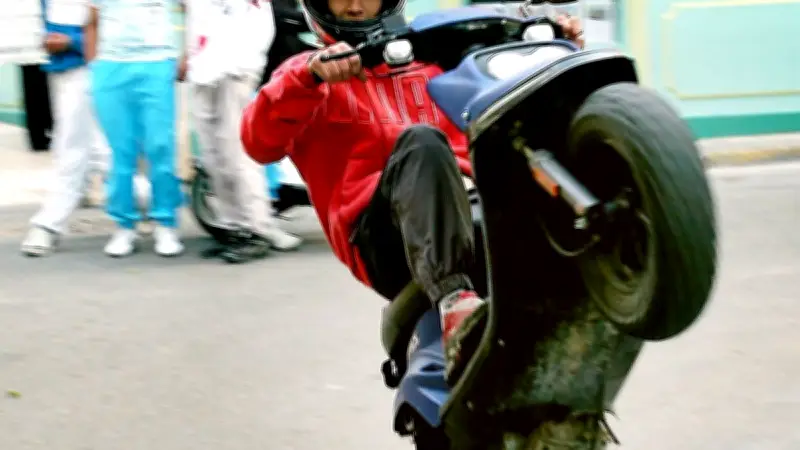 Rodéo urbain à Montpellier : scooter volé saisi, auteurs interpellés par la police