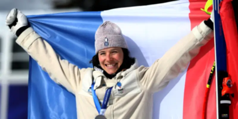 Romane Miradoli décroche l'argent olympique en super-G, une première française depuis 24 ans