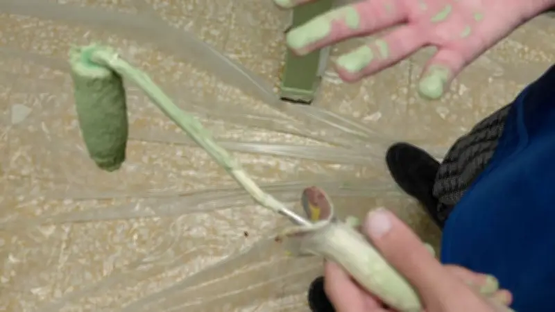 À Roquemaure, des jeunes s'engagent dans un chantier participatif pour leur école maternelle