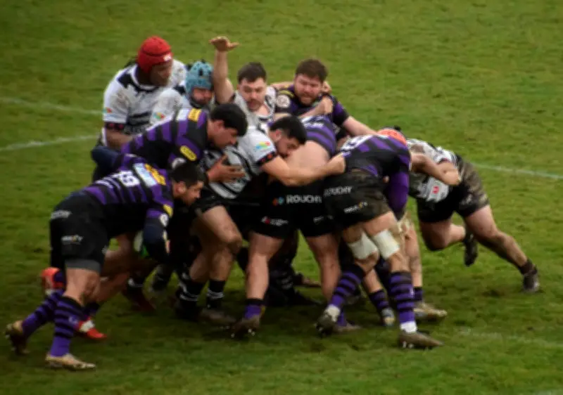 Rugby : Issoire inflige une lourde défaite à Gujan-Mestras (53-3) en Auvergne