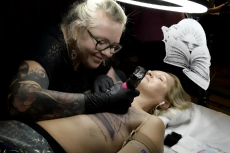 Sabrina Roy : son tatouage thérapeutique après une double mastectomie