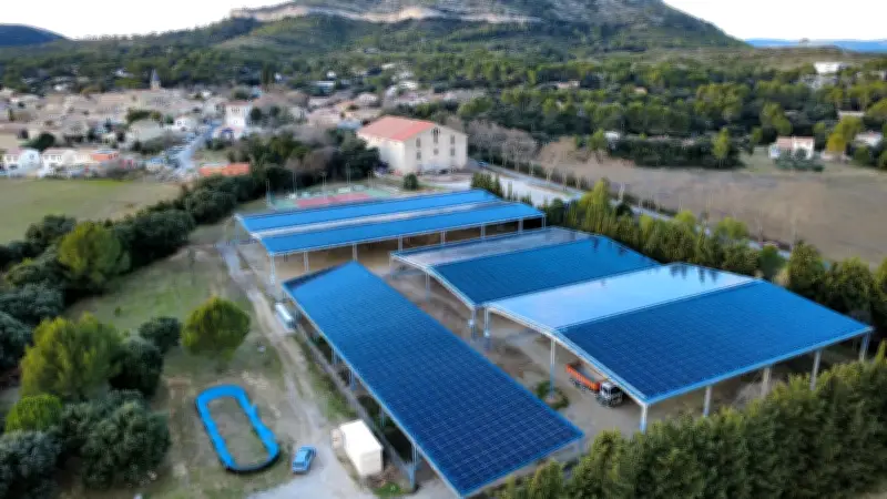 Saint-Bauzille-de-Montmel inaugure des ombrières photovoltaïques pour une énergie locale