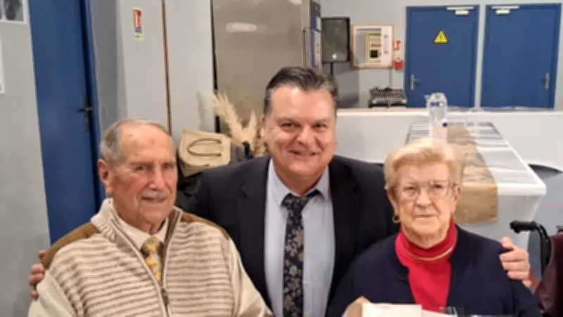 Saint-Brès célèbre ses aînés : un repas festif et une médaille pour JP Sardi