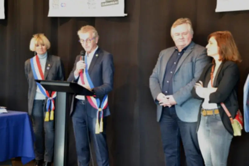 Saint-Jean-d’Illac célèbre l'entrée en citoyenneté de 80 jeunes majeurs