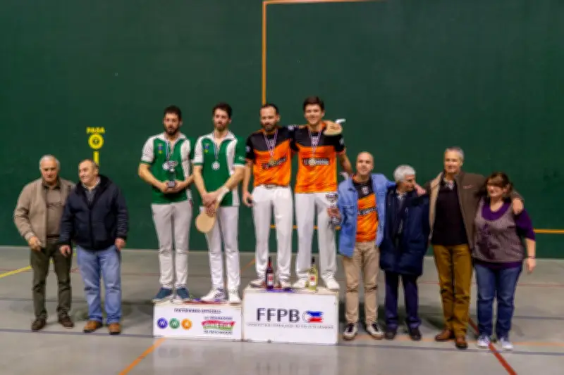 Saint-Pierre-du-Mont sacré champion de France de Nationale B en paleta gomme pleine