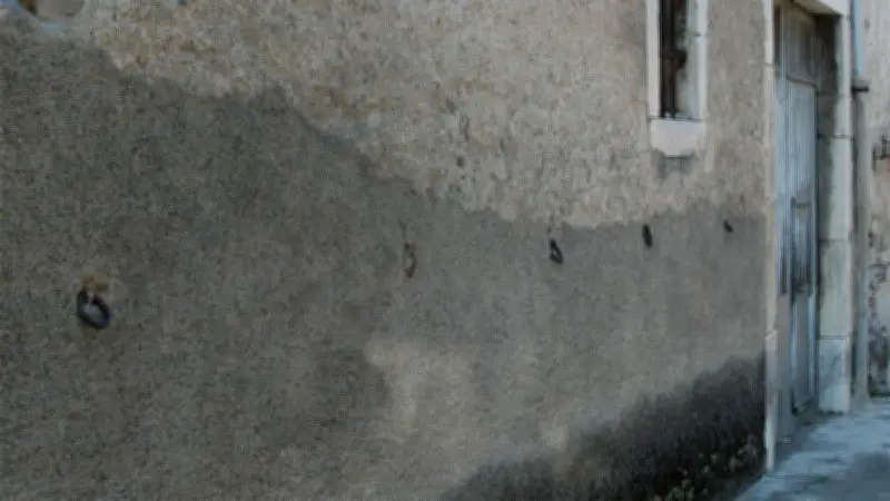 Saint-Pons-de-Thomières : les anneaux oubliés de la maréchaussée et l'histoire du cimetière