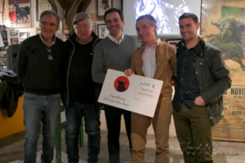 Saint-Sever : un chèque de 5 000 euros pour l'école taurine Adour Afición