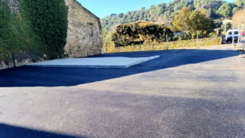 Saint-Étienne-des-Sorts inaugure un nouveau parking au cœur du village