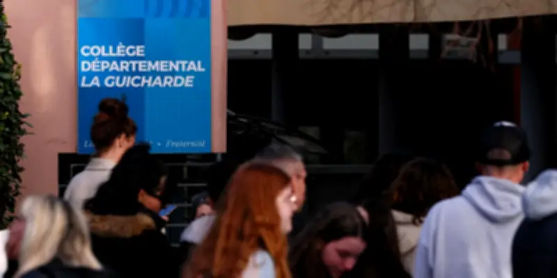 Sanary-sur-Mer : l'enseignante poignardée reprend connaissance, pronostic vital toujours engagé