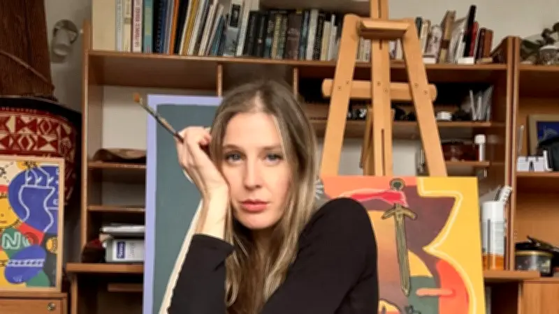 Sarah Butsavage : l'humain au cœur de sa peinture entre abstraction et figuration