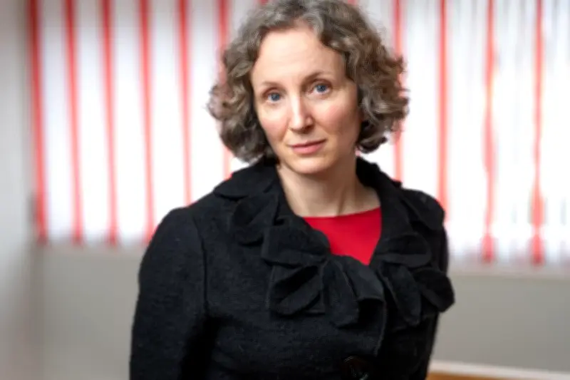 Sarah Orokieta : de la bagarre de cour à l'écriture minimaliste