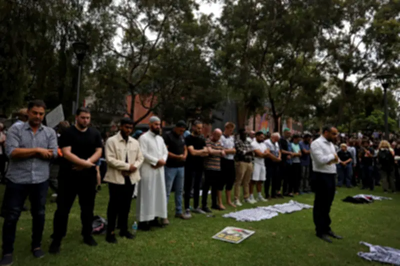 Scène de prière musulmane à Sydney : un Algérien y voit l'écho des années noires