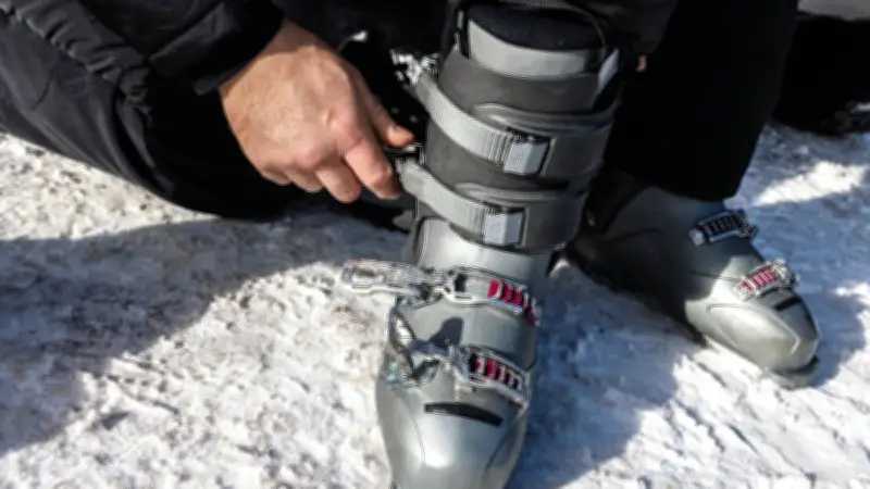 Ski : comment éviter les douleurs aux pieds et prévenir les blessures ?