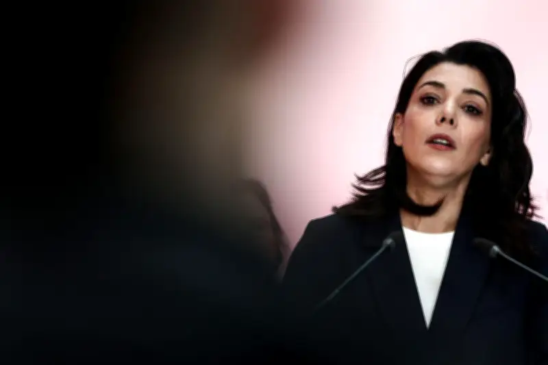 Sophia Chikirou suscite la polémique avec une plaisanterie sur le sourire kabyle lors d'un débat climatique