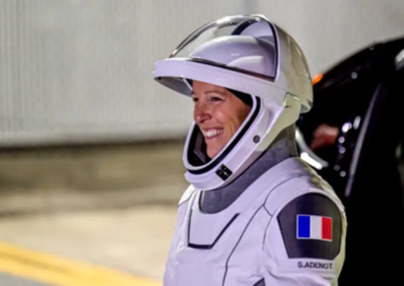 Sophie Adenot dans l'espace, Epstein raconté par son majordome, avalanche mortelle en Savoie : l'actu du vendredi