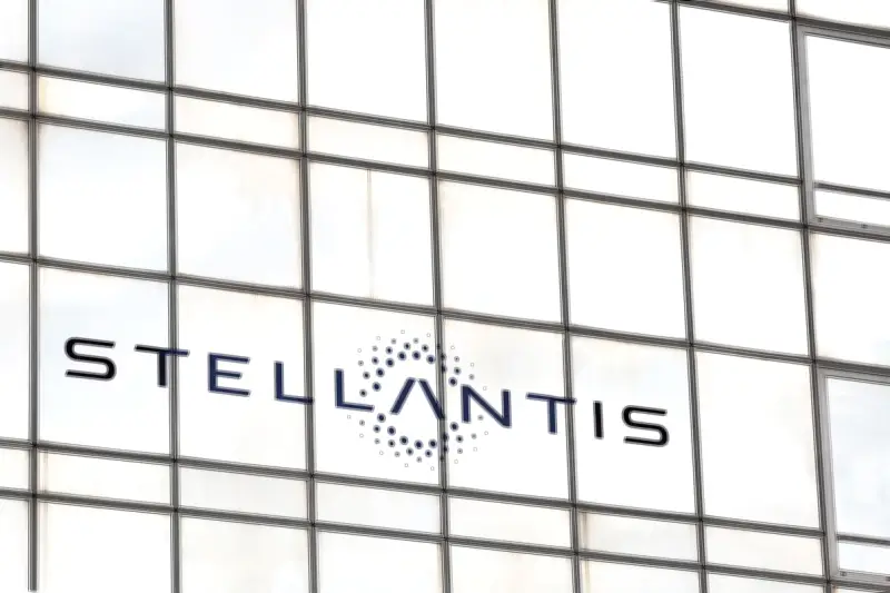 Stellantis France : un accord salarial à 2,1 % signé par quatre syndicats majoritaires