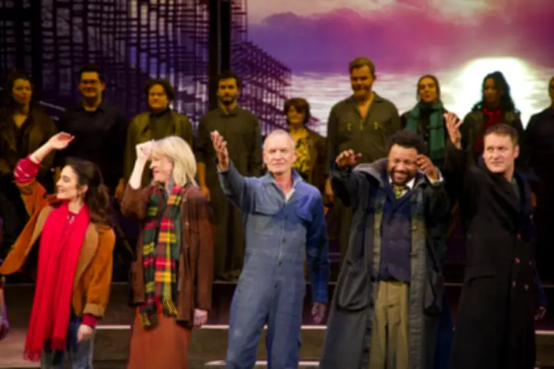 Sting rend hommage à ses origines ouvrières dans « The Last Ship » à Boulogne