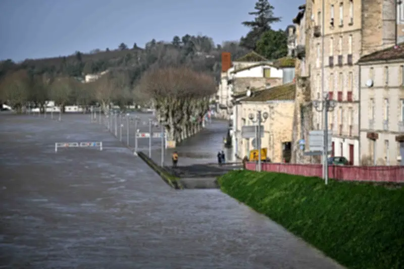 Stocker l'eau hivernale pour l'été : une solution complexe face aux inondations