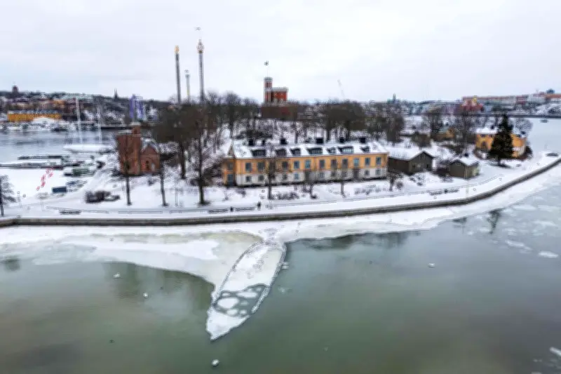 Stockholm : la baisse du niveau de la Baltique révèle un navire de guerre du XVIIe siècle