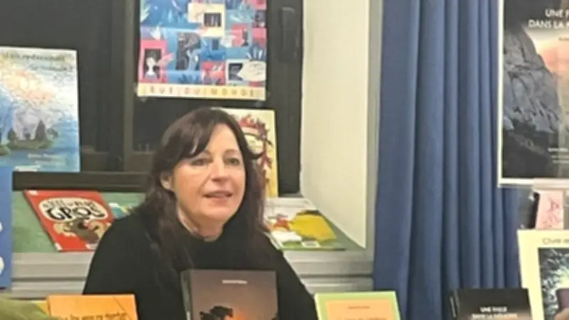 Sylvie Goll-Solinas dévoile son univers littéraire lors d'une rencontre captivante à Cazedarnes