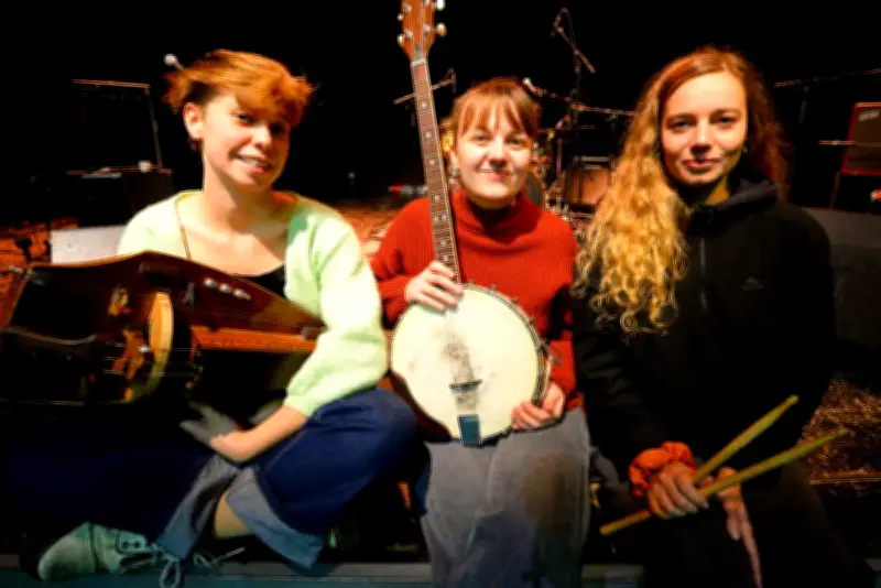 Talbru : un trio féminin fusionne traditions occitanes et musiques modernes à Bergerac