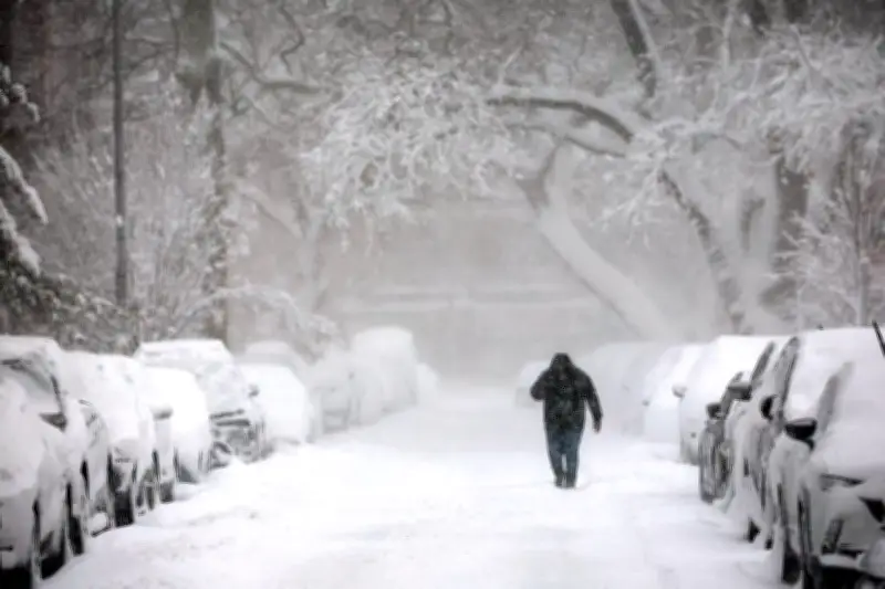 Tempête exceptionnelle paralyse le Nord-Est américain avec 90 cm de neige