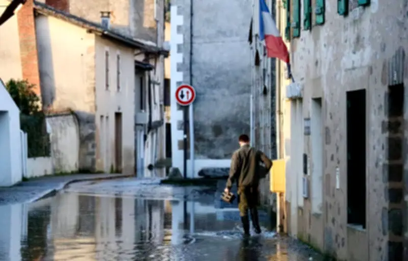 Tempête Nils : un deuxième décès en France, des centaines de milliers de foyers sans électricité