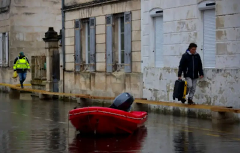 Tempête Pedro : vents violents et crues historiques frappent la France