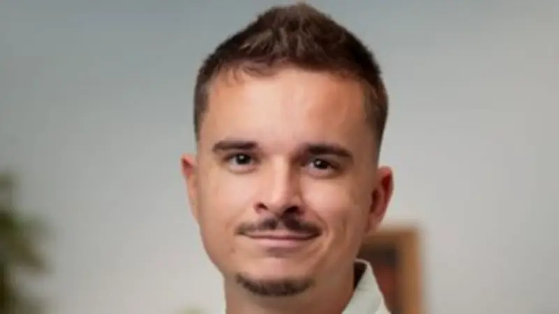 Thibault Julien, du Rouergue à Paris : un journaliste polyvalent au service des médias