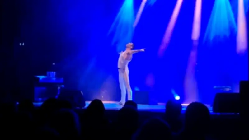 Thierry Margot ovationné dans son spectacle hommage à Freddie Mercury à Rodilhan