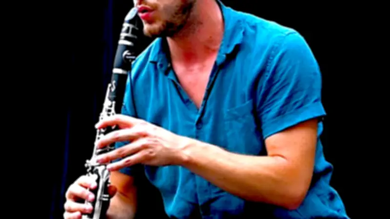 Théâtre musical à Saint-Affrique : Roman Gigoi-Gary présente 'Bien, Reprenons !'