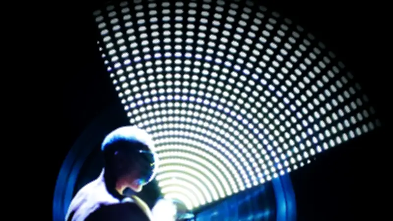 Toon : un spectacle pluridisciplinaire qui invite à une danse gravitationnelle